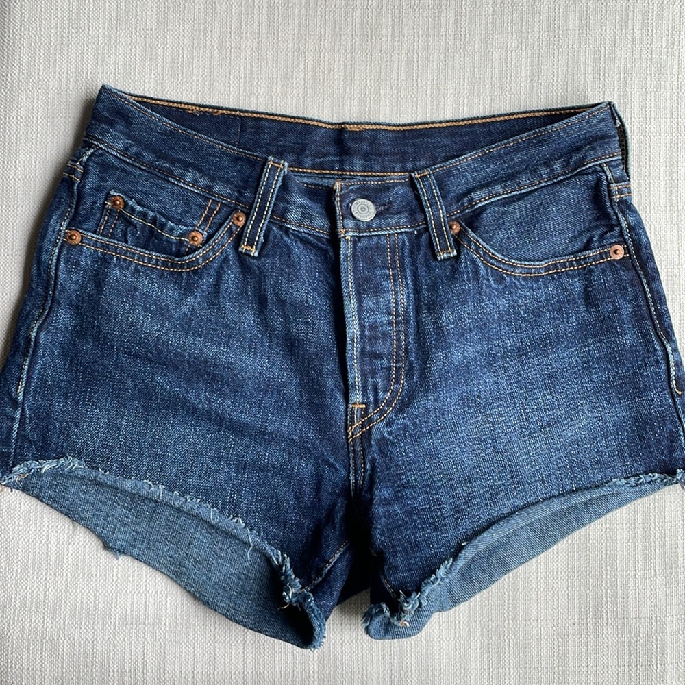 Levi's 501 women’s denim shorts W25
